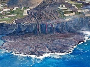 How many lava flows are there in the La Palma Volcano